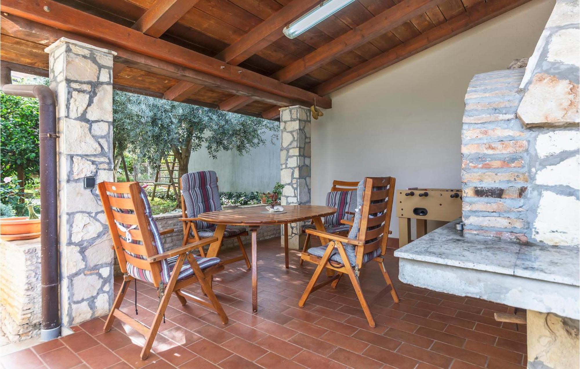 Gorgeous Apartment In Pula With Wifi Pula