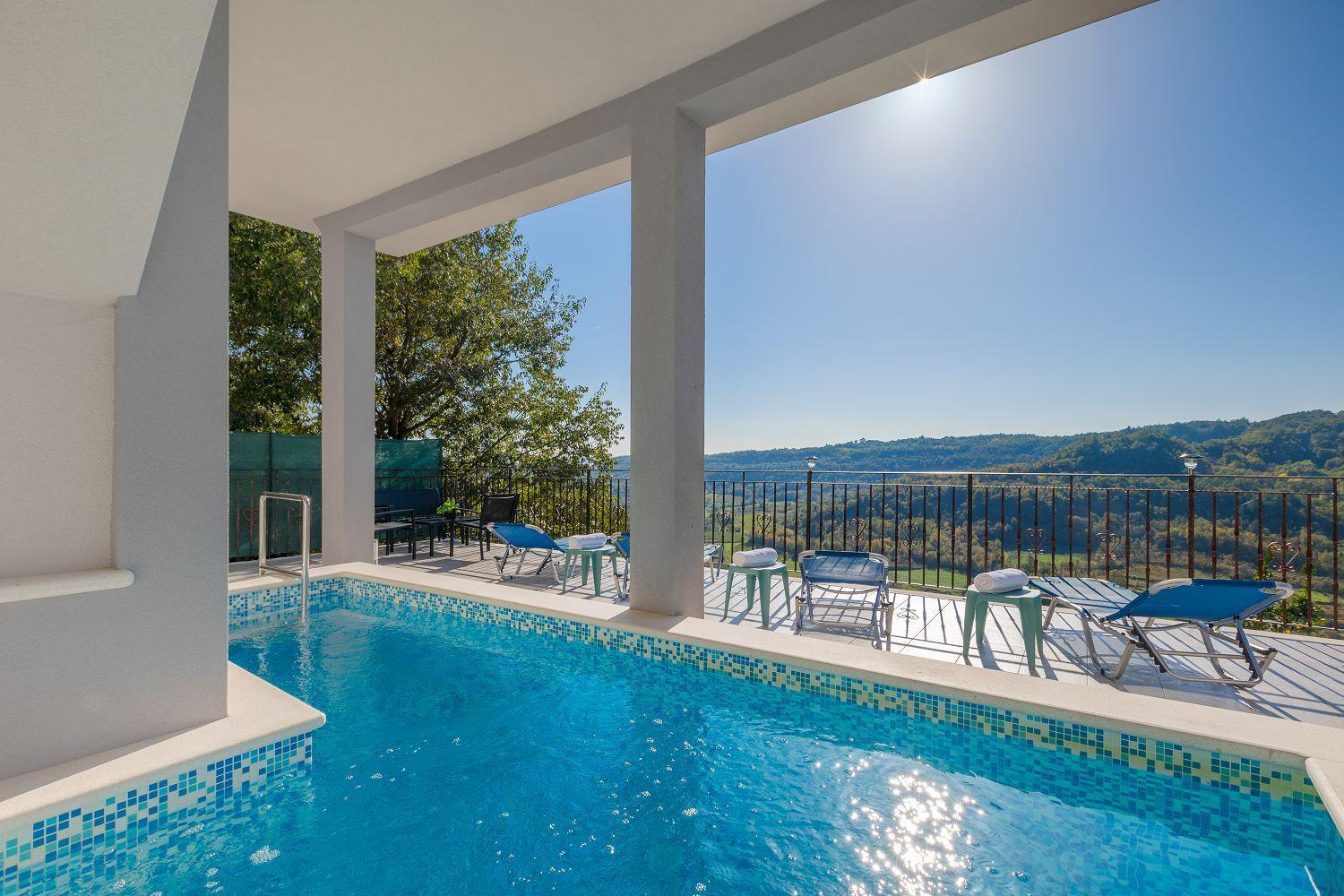 Mediterranes Mit Panoramablick, Pool, Privatparkplatz, Grill Apartment *