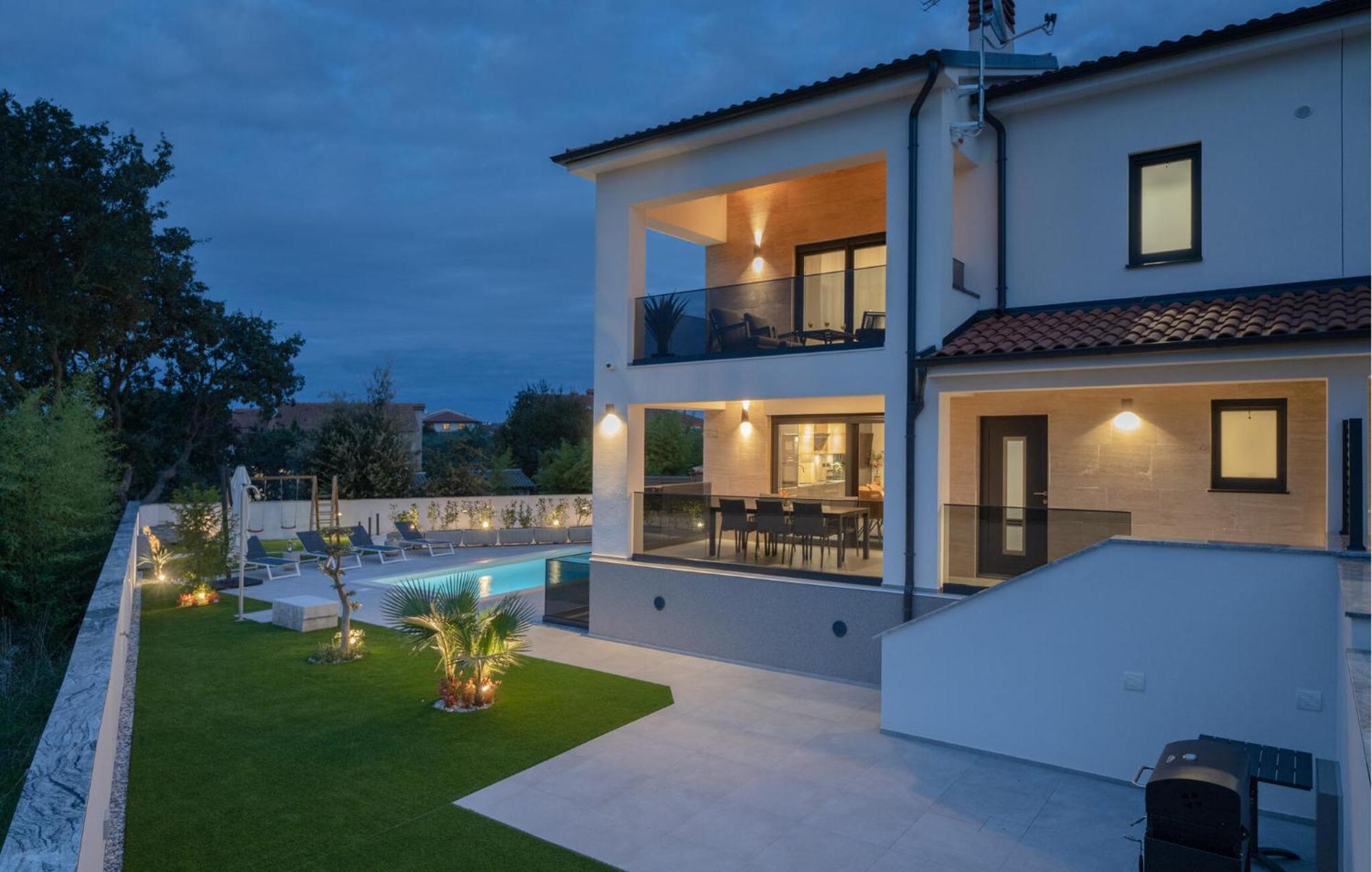 Awesome In With Wifi Holiday home