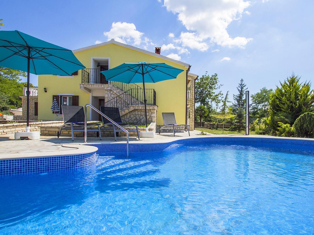 Holiday Ve-ma Krapan