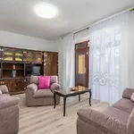 Apartment Lazzarich With Terrace