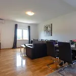 Apartmani Karoca 3
