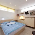 Apartments & Room Armanda