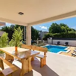 Villa Munat