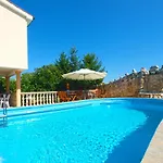 Apartments Vrcevan 811
