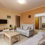 House Max
