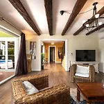 Spacious Holiday House / Pool / Jacuzzi / Playground / 6+2