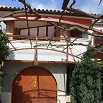 Beautiful-Banjole-Beachside-Apartment-A2-150M-From-The-Beach