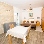 Guest House Ab Adria Home