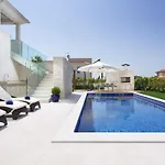 Villa Melita By Hmz Villas