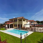 Complex Of 2 Villas Olivia-Marisol With 2 Private Pools For Up To 20 Persons, 200M From The Beach