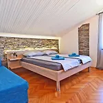 Apartment Leona