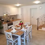 Nona Nina Holiday House