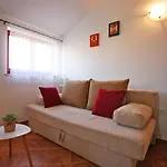 Brijunisol - 3 Apartments Top Position Near The Beautiful Beach