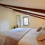 Brand New Top Centre Apartment