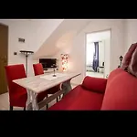 Studio Apartment Luna