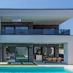 Superb Design Villa Medulin