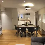 Sunny Apartment Ana