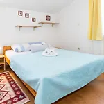 Cozy Apartments Emina Near The Sea