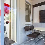 Rona Apartment Zizi