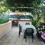 Apartman 100M2, Full Opremljen, Privatni Parking.