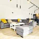 Modern Villa With 4 Bedrooms And Pool Near Pula