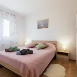 Apartment Little Gallery ****