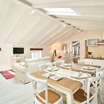 Old Town Splendid Apartments By Irundo