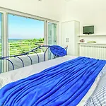 Spacious Detached Villa With Pool
