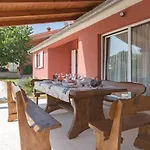 Cozy Home In Fazana With Kitchen