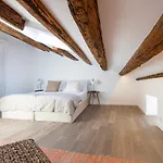 The Sea View Old Town Rovinj Apartment By Irundo
