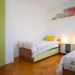 Spacious Apartment By The Sea 8+4