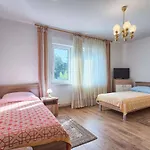 Pula Two-Bedroom Apartment 3