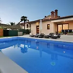 Holiday Home In Galizana/Istrien 8682