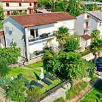 Villa Kaki Nur 5 Minuten Ueber Die Treppe Zum Strand, Mit Fantastischer Aussicht Und Freiem Parken