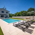 Villa Magica