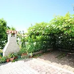 Apartment Leticija Near City Center