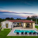 Villa Victoria