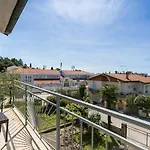 City Center Apartment With Private Garden And Bbq