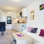 Family Apartment Noela In The Sea Area