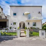 Apartment In Rovinj With Balcony, Air Conditioning, Wi-Fi