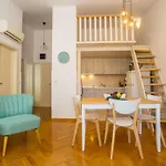 Apartment Dora Near Sea And Center With Private Garage