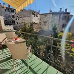 Yulia Apartments