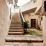 Yulia Apartments