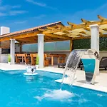 Hacienda Del Campo Pula