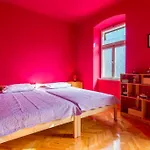 Excellent-Centralocated-Renovated-2Bdr