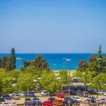 Apartment Dora Near Sea And Center With Private Garage