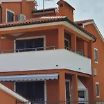 Modern Apartment Ana