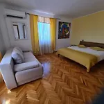 Istrska Kamnita Hisa Soncni Medulin