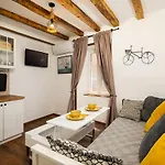 Domus Maximus